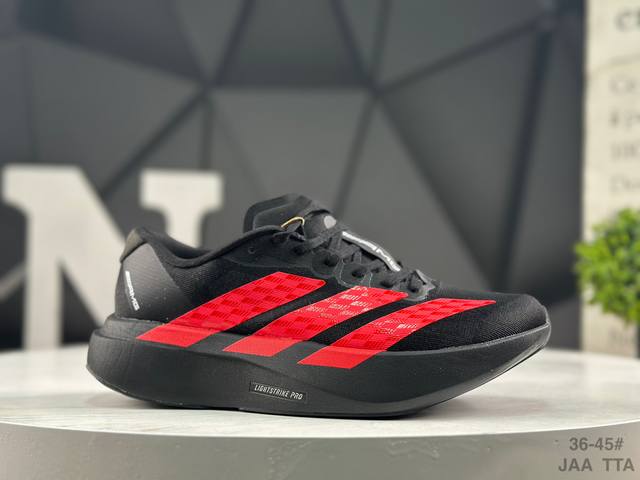 阿迪达斯 Ad Adizero Evo Sl 阿迪超轻透气缓震跑鞋 以令人难以置信的138克重量，刷新了跑鞋轻量化的记录，阿迪在材料科学和工艺技术上的深厚积累。