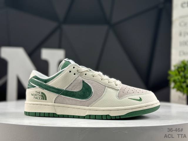 耐克 Nike Dunk Low 板鞋 Sb系列经典百搭休闲运动板鞋加厚鞋舌的填充，使舒适性大大提升，同时也更方便穿脱中底部分则加入了脚感柔软舒适Zoomair
