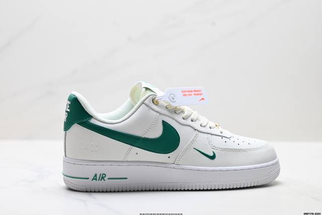 真标耐克Nike Air Force 1’07空军一号低帮百搭休闲运动板鞋。柔软、弹性十足的缓震性能和出色的中底设计，横跨复古与现代的外型结合，造就出风靡全球三