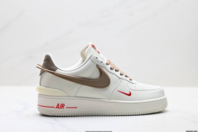 真标Ambush X Nike Air Force 7 Low 耐克 空军一号联名 低帮休闲板鞋 鞋款鞋身以及内衬均采用了纯色皮革打造 标志性的超大Swoosh