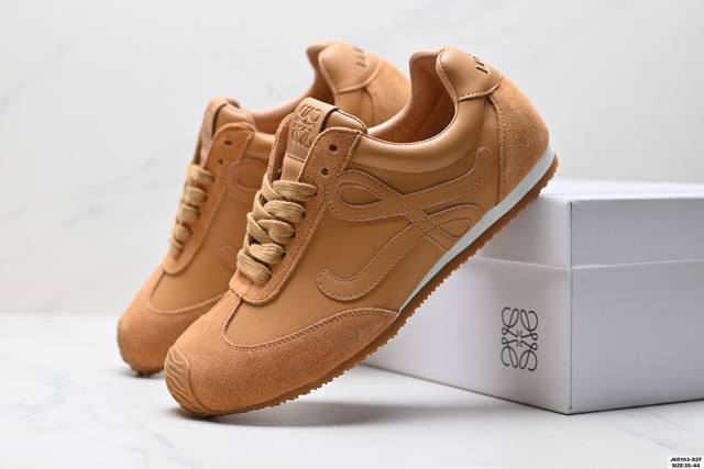 公司级Loewe Ballet Runner 罗意威 Sneakers系列阿甘复古风德训薄底百搭休闲运动鞋 广东纯原大厂出品 不对称鞋头设计 袜状内部结构 轻盈