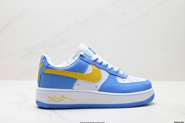 公司级耐克Nike Air Force 1’07空军一号低帮百搭休闲运动板鞋。柔软、弹性十足的缓震性能和出色的中底设计，横跨复古与现代的外型结合，造就出风靡全球