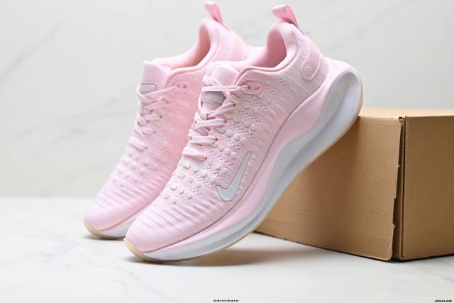 真标Nike Reactx Infinity Run 4马拉松 跑鞋 轻量鞋面搭配位于足弓处的全新板带设计 细致包裹双脚 Nike React泡棉中底 前后掌搭