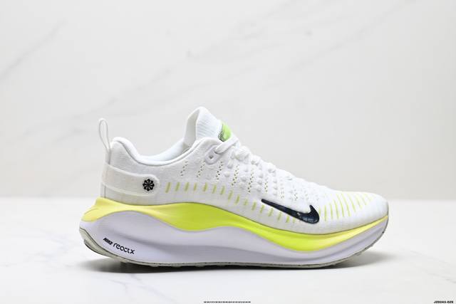 真标Nike Reactx Infinity Run 4马拉松 跑鞋 轻量鞋面搭配位于足弓处的全新板带设计 细致包裹双脚 Nike React泡棉中底 前后掌搭
