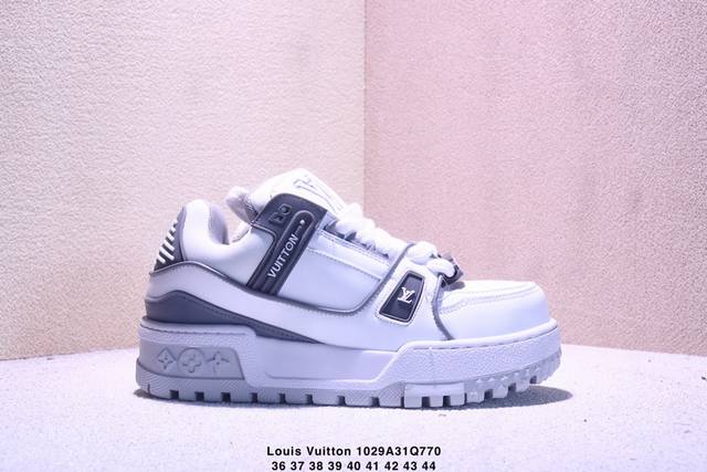 路易威登 Louis Vuitton Lv路易威登板鞋 新款 Lv Trainer最新配色运动鞋 L家 篮球鞋风格运动鞋 该鞋由艺术总监 Virgil Ablo