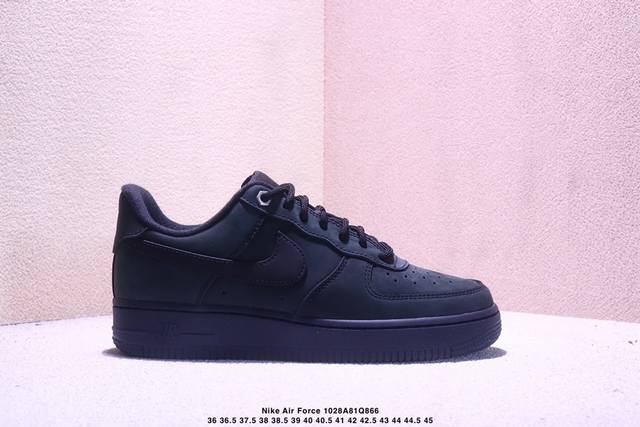公司级耐克Nike Air Force 1 Low 空军一号低帮百搭休闲运动板鞋。柔软、弹性十足的缓震性能和出色的中底设计，横跨复古与现代的外型结合，造就出风靡