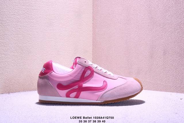 公司级Loewe罗意威 Ballet Runner 2.0小牛皮 圆头系带 低帮 生活休闲鞋 罗意威全新版大头运动鞋Ballet Runner2.0，以其独特的