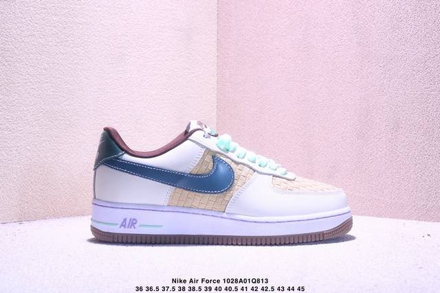 公司级耐克Nike Air Force 1 Low 空军一号低帮百搭休闲运动板鞋。柔软、弹性十足的缓震性能和出色的中底设计，横跨复古与现代的外型结合，造就出风靡