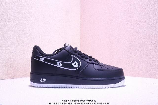 公司级耐克Nike Air Force 1 Low 空军一号低帮百搭休闲运动板鞋。柔软、弹性十足的缓震性能和出色的中底设计，横跨复古与现代的外型结合，造就出风靡