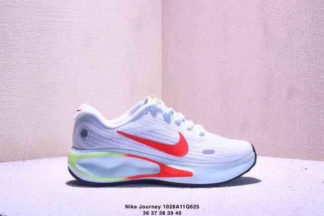 Nike 耐克 采用科技织法轻盈织物合成鞋面材质，搭载柔软厚实Comfiride 泡绵缓震组合外置防滑耐磨橡胶底片造舒适迈步体验,助力日常畅跑！耐克Nike J