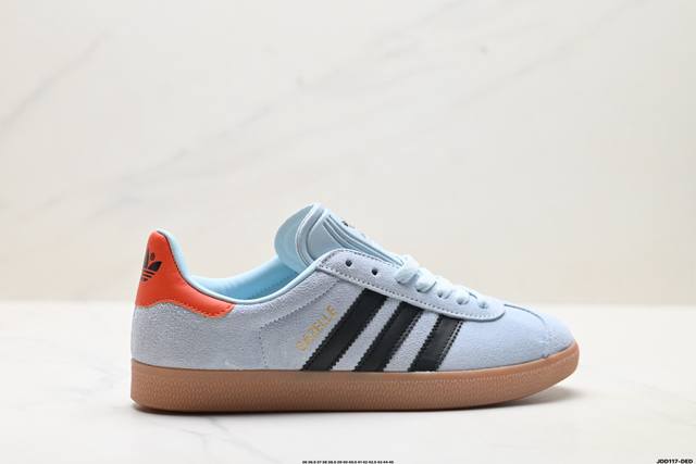 真标Adidas Originals Gazelle 阿迪达斯 三叶草休闲防滑耐磨低帮板鞋 鞋头出色设计 塑就出众贴合感 稳固的后跟贴合足部曲线设计 软弹舒适