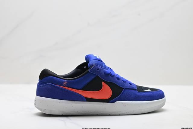 公司级Nike Sb Force 58 耐克 低帮休闲板鞋 是一款将前沿创新带入街头的单品 它具有硫化杯底 具有出色的耐用性和灵活性 使用帆布和绒面革 在饰面上