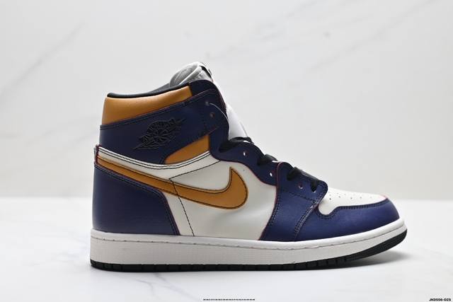 公司级Nike Air Jordan 1 Retro High Aj1乔丹一代高帮经典复古文化休闲运动篮球鞋 货号:555088-500 尺码:36 36.5