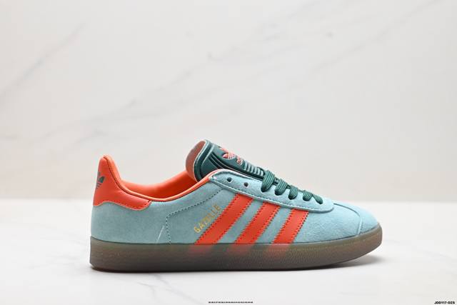 真标Adidas Originals Gazelle 阿迪达斯 三叶草休闲防滑耐磨低帮板鞋 鞋头出色设计 塑就出众贴合感 稳固的后跟贴合足部曲线设计 软弹舒适