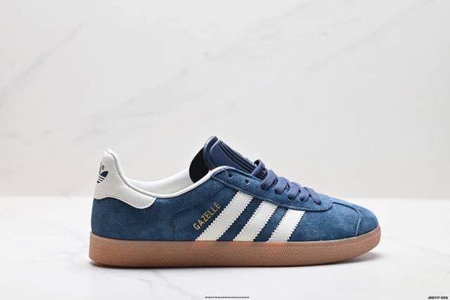 真标Adidas Originals Gazelle 阿迪达斯 三叶草休闲防滑耐磨低帮板鞋 鞋头出色设计 塑就出众贴合感 稳固的后跟贴合足部曲线设计 软弹舒适