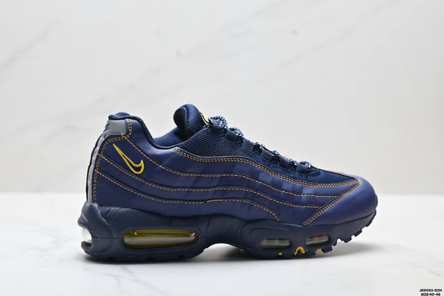 真标Nike Air Max 95 Tt 耐克 气垫复古慢跑百搭鞋休闲运动鞋 这双鞋采用前脚掌开窗式气垫 这种设计在当时是前所未有的 鞋带孔的设计灵感来自人体肋