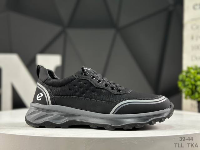 Ecco 原盒爱步爆款广东1比1货源 运动款 百搭休闲老爹鞋 公司级品质 独家官网订制 精选进口材质 一比一开模 整体鞋面走线清晰精整 采用Ecco家族制鞋工艺