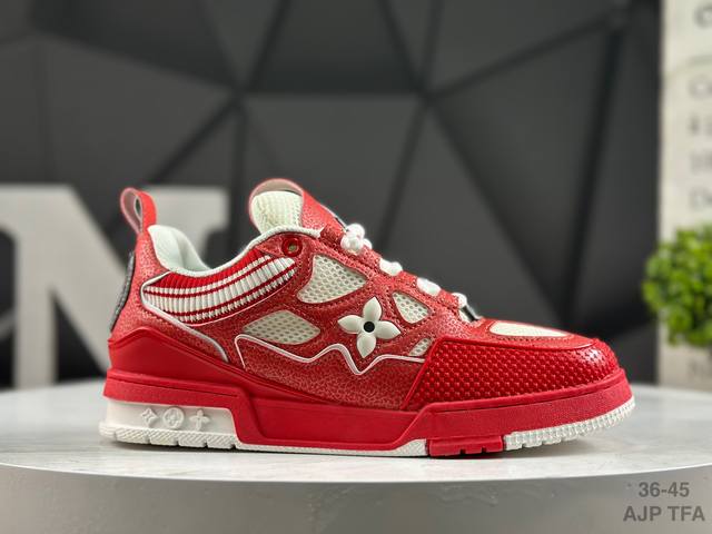 路易威登 Louis Vuitton Lv路易威登板鞋 乘风破浪的姐姐争先种草款,舒适透明底和百搭性霸屏整个时尚娱乐圈，正品1:1套楦复刻，细节调整完美主义！鞋