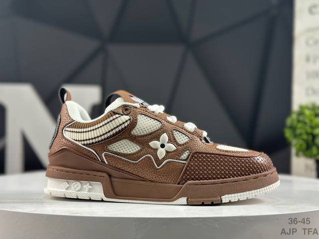 路易威登 Louis Vuitton Lv路易威登板鞋 乘风破浪的姐姐争先种草款,舒适透明底和百搭性霸屏整个时尚娱乐圈，正品1:1套楦复刻，细节调整完美主义！鞋