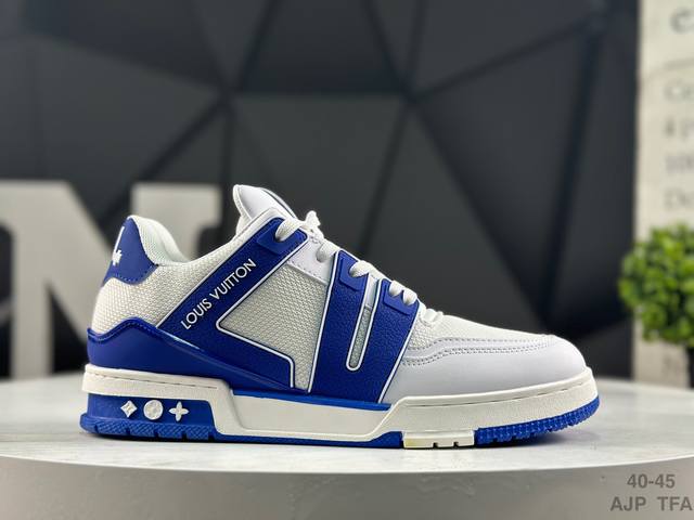 路易威登 Louis Vuitton Lv路易威登板鞋 乘风破浪的姐姐争先种草款,舒适透明底和百搭性霸屏整个时尚娱乐圈，正品1:1套楦复刻，细节调整完美主义！鞋