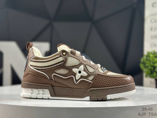 Lv 路易威登 Louis Vuitton Trainer Sneaker Low休闲运动文化百搭篮球板鞋 尺码：如图所示 Ajp Tsa