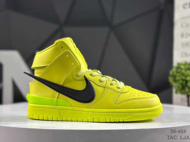 公司级带半码 耐克 Ambush X Nk Sb Dunk High 滑板鞋高帮男女士运动鞋 联名大勾 吴亦凡同款篮球鞋 以早年间最经典的 Dunk Hi 为蓝