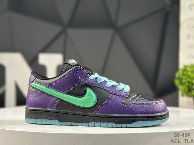 耐克 Sb Dunk Low Pro 扣篮系列复古低帮休闲运动滑板板鞋。采用脚感柔软舒适Zoomair气垫，有效吸收滑板等极限运动在落地时带来的冲击力，为街头运