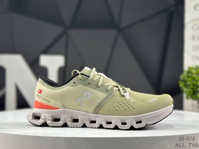 昂跑 On Cloud X 4 男女款同款轻量舒适款运动鞋 透气缓震跑步鞋。Cloudnova家族的全新成员:Cloudnovaflux,流畅的时尚外观设计，配