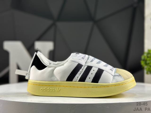 亲子鞋 阿迪达斯 Adidas Originals Puffylette 秋冬保暖 一脚蹬面包鞋 鞋头出色设计 塑就出众贴合感。 鞋跟后跟做了贴合脚踝曲线处理