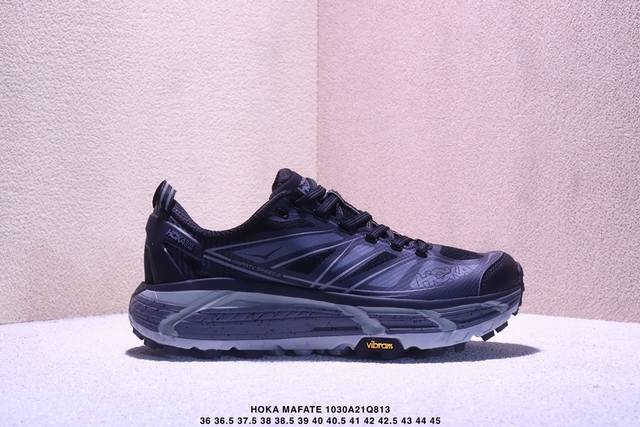 公司级Hoka Mafate Speed 2玛法特 超轻厚底轻量山地跑步鞋 滚动平衡科技和适度的脚后跟倾斜角度 可平稳步伐体验和柔软的脚感 鞋面采用了皮革相拼