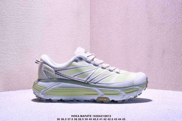 公司级Hoka Mafate Speed 2玛法特 超轻厚底轻量山地跑步鞋 滚动平衡科技和适度的脚后跟倾斜角度 可平稳步伐体验和柔软的脚感 鞋面采用了皮革相拼