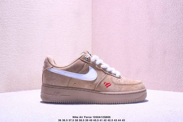 耐克Nike Air Force 1 Low 空军一号低帮百搭休闲运动板鞋。柔软、弹性十足的缓震性能和出色的中底设计，横跨复古与现代的外型结合，造就出风靡全球三