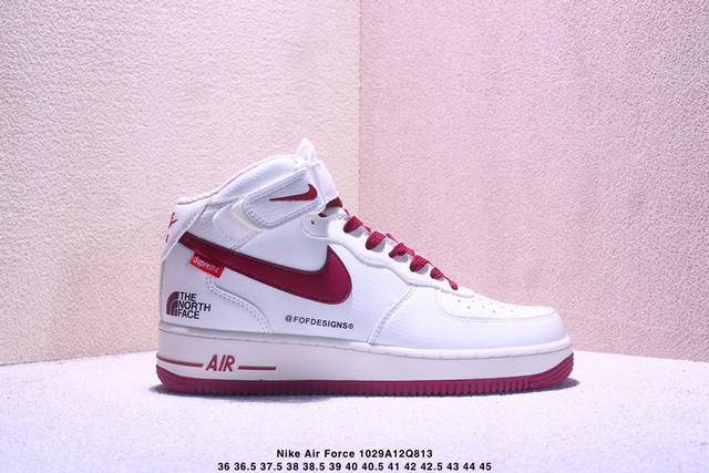 公司级耐克Nike Air Force 1 Low 空军一号低帮百搭休闲运动板鞋。柔软、弹性十足的缓震性能和出色的中底设计，横跨复古与现代的外型结合，造就出风靡