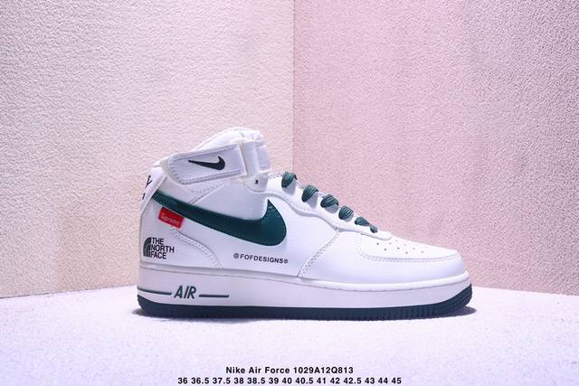 公司级耐克Nike Air Force 1 Low 空军一号低帮百搭休闲运动板鞋。柔软、弹性十足的缓震性能和出色的中底设计，横跨复古与现代的外型结合，造就出风靡