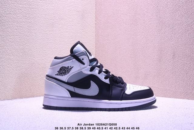 Air Jordan 1 Low Aj1乔1中高帮休闲板鞋 同步官方配色市场唯一独家头层皮打造 原鞋原档案开发 原厂皮料 原档冲孔鞋头 正确满胶鞋垫 四线拉帮