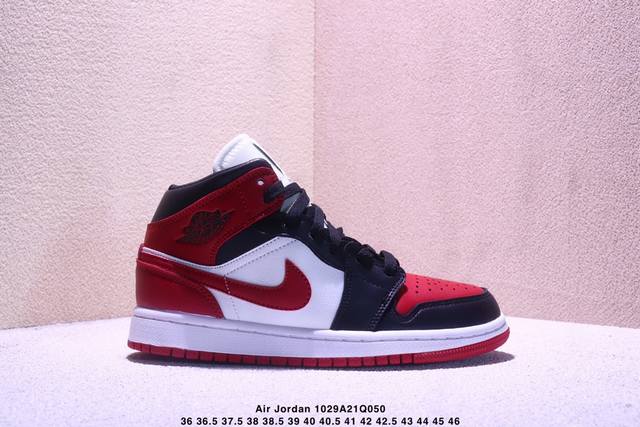 Air Jordan 1 Low Aj1乔1中高帮休闲板鞋 同步官方配色市场唯一独家头层皮打造 原鞋原档案开发 原厂皮料 原档冲孔鞋头 正确满胶鞋垫 四线拉帮