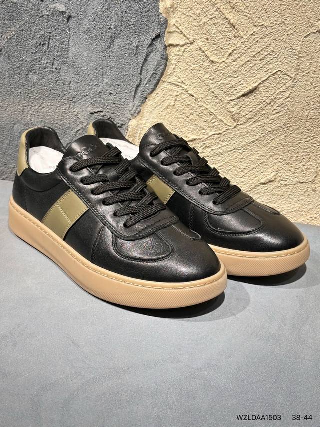 新品上市实拍 Ecco爱步 广东原版透气 配备原版三件套 防尘纸 高弹大底 全头层牛皮 新款百搭休闲款 纯手工制成 鞋面走线工整 清晰质感 原单品质 拼接运动透