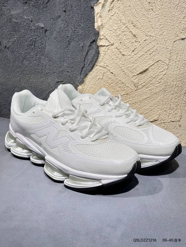 New Balance Nb 0 舒适百搭防滑耐磨低帮 休闲跑步鞋 New Balance 在近两年的球鞋市场屡出奇招，在经典鞋型保持进一步增长的同时，推出的每