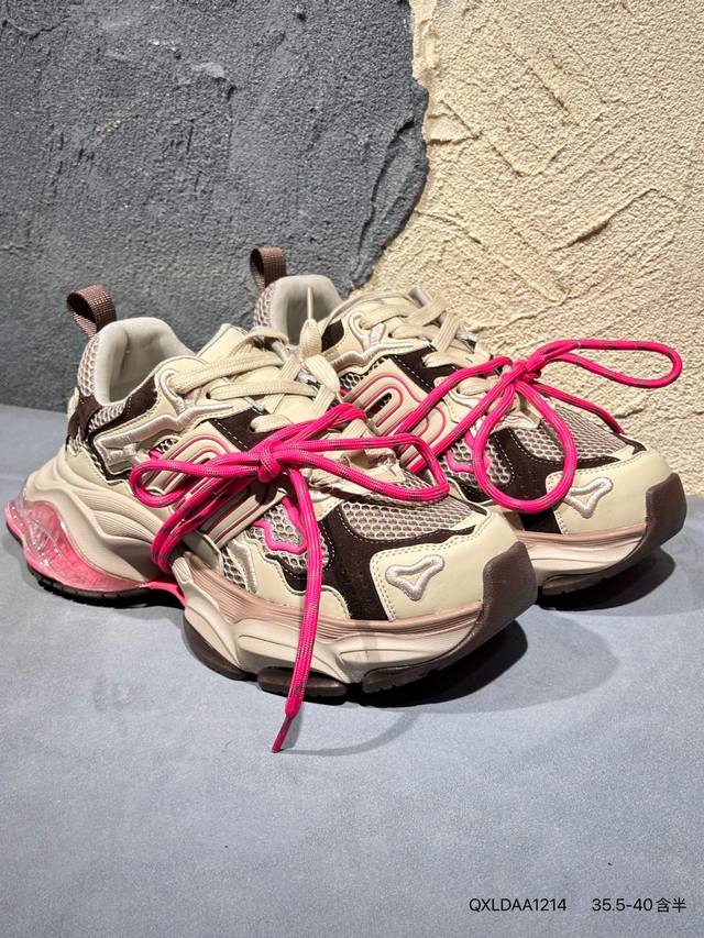 新品上市实拍 Gg-Cc 赵露思同款休闲银色 #广东大厂出品 时髦Look轻松定格 不费力展现率性氛围 酷帅机能风不规则设计 大长腿既视感轻松拿捏Qxldaa1