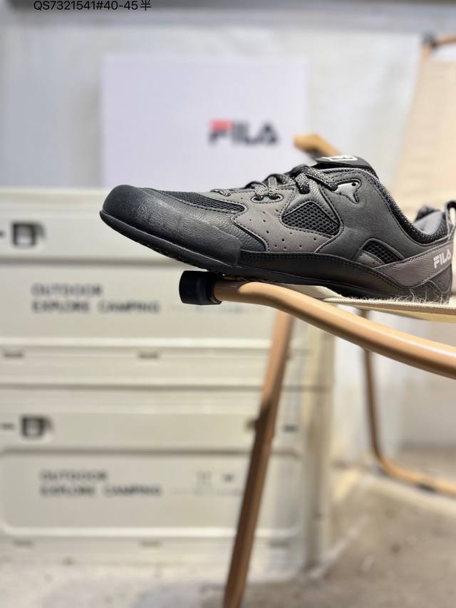 Fila Fusion 斐乐 潮牌低帮运动休闲鞋 Filafusion主要以时尚运动文化 跨界联名为主 结合当下广受欢迎的滑板街篮 棒球、骑行等时尚运动 运用拼