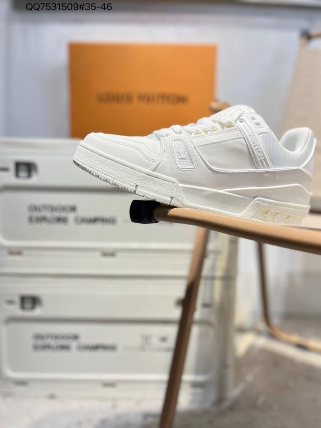 路易威登 Louis Vuitton Lv路易威登板鞋 新款 Lv Trainer最新配色运动鞋 L家 篮球鞋风格运动鞋 该鞋由艺术总监 Virgil Ablo