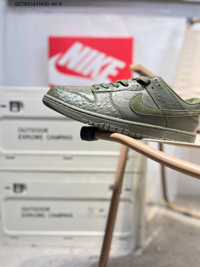 耐克Nike Dunk Low 板鞋Sb系列经典百搭休闲运动板鞋加厚鞋舌的填充，使舒适性大大提升，同时也更方便穿脱中底部分则加入了脚感柔软舒适Zoomair气垫