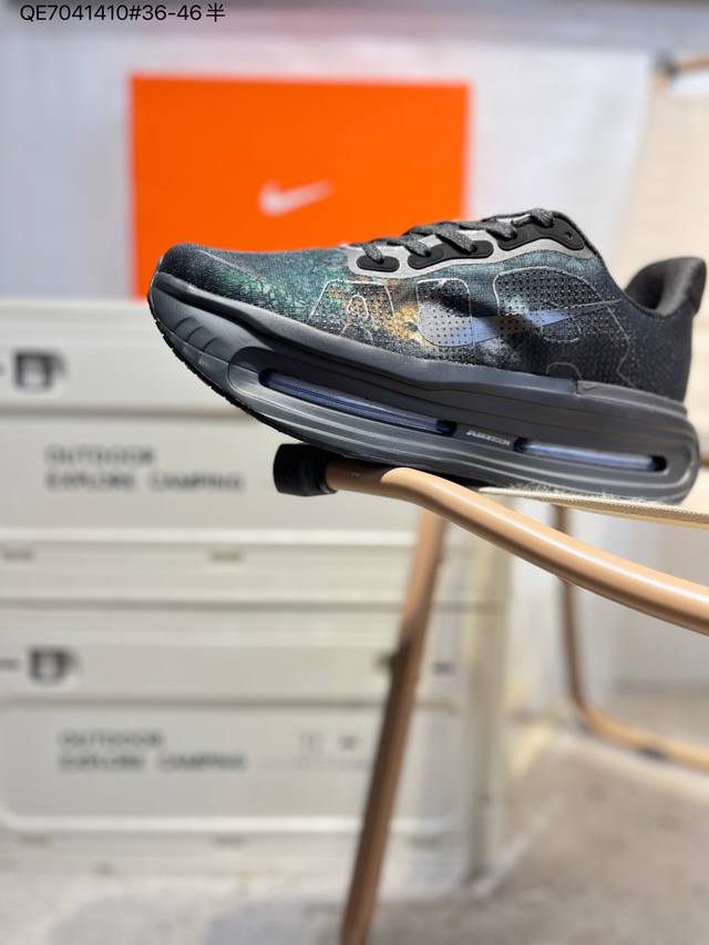 Nike Vomero Premium Air气垫40周年 舒适百搭防滑耐磨 支撑缓震低帮 休闲跑步鞋 时尚外观和运动美学 结合泡棉缓震配置 复古设计风格 泡棉