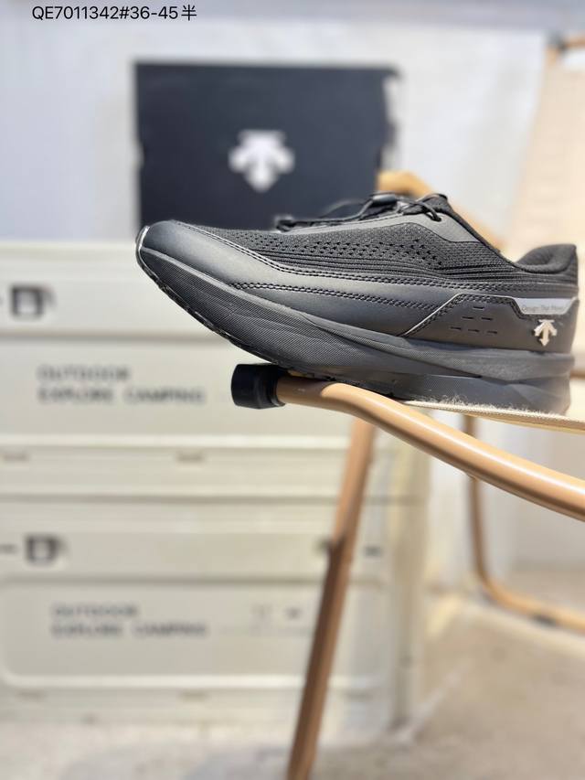 Descente迪桑特轻盈缓震透气鞋面时尚休闲运动覆盖防水男子越野跑鞋 官方同步上架适合技术路线单日徒步穿着 Aeriosflgtx鞋受到长途野外跑步鞋的启发