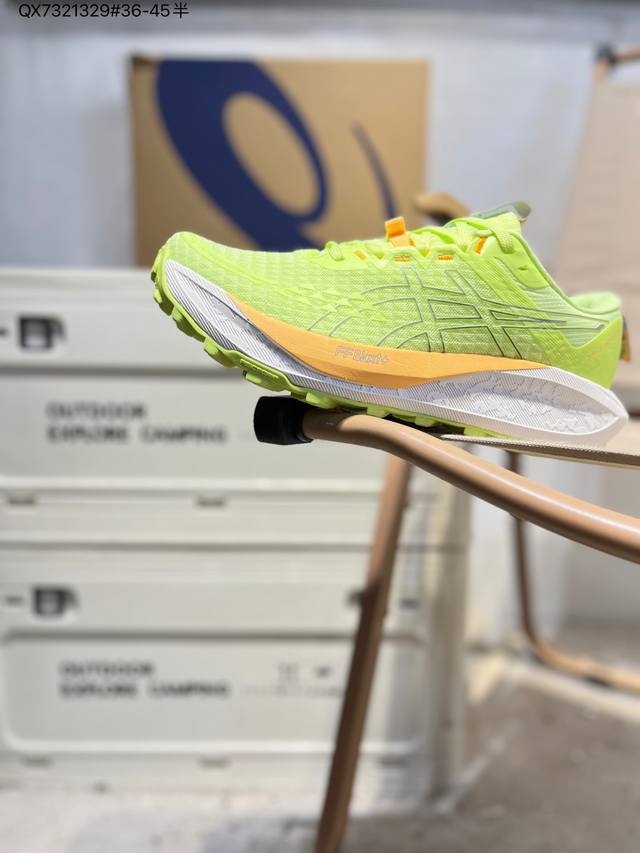 Asics Gel-Trabuuco 13亚瑟士经典跑鞋 如今机能风和户外风吹得正劲，便是主打“Urban Outdoor机能越野风格”，城市和户外场景都能轻松
