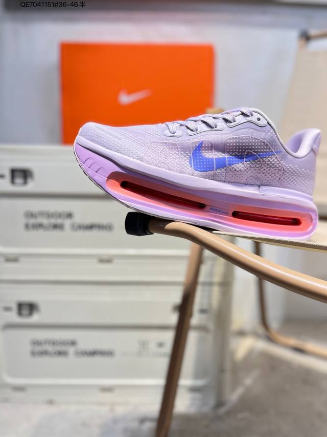 Nike Air Zoom Pegasus Premium 舒适减震防滑 低帮跑步鞋 全掌Reactx泡绵中底 前掌和后跟还配备了Air Zoom气垫单元 据说