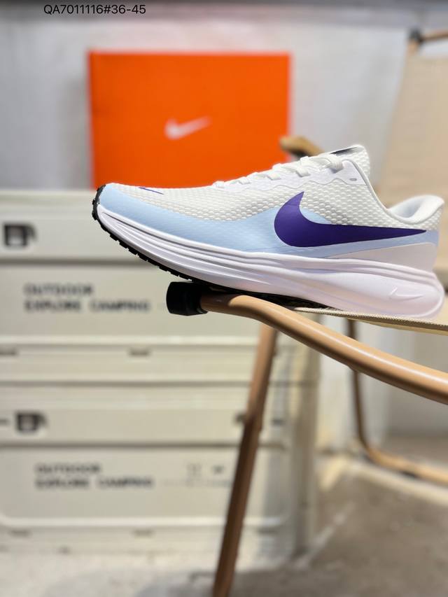 Nk Revolution 8 伦敦8代 超轻网面跑步鞋 兼顾迅疾外观和稳固脚感后跟覆面和中足动态支撑巧妙融合 缔造稳定顺畅的迈步体验Hj8485 Qa7011