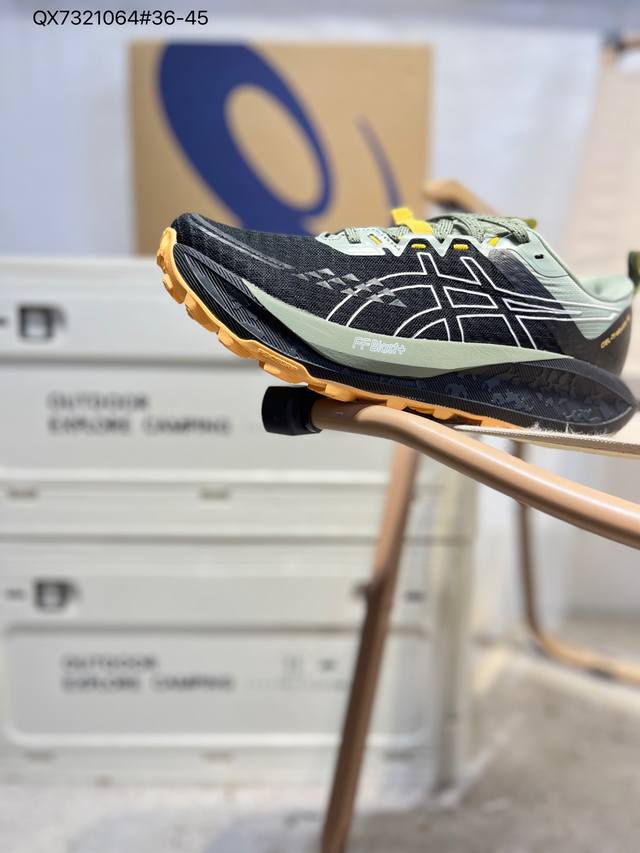 Asics Gel-Trabuco Max 3亚瑟士经典跑鞋 如今机能风和户外风吹得正劲，便是主打“Urban Outdoor机能越野风格”，城市和户外场景都能
