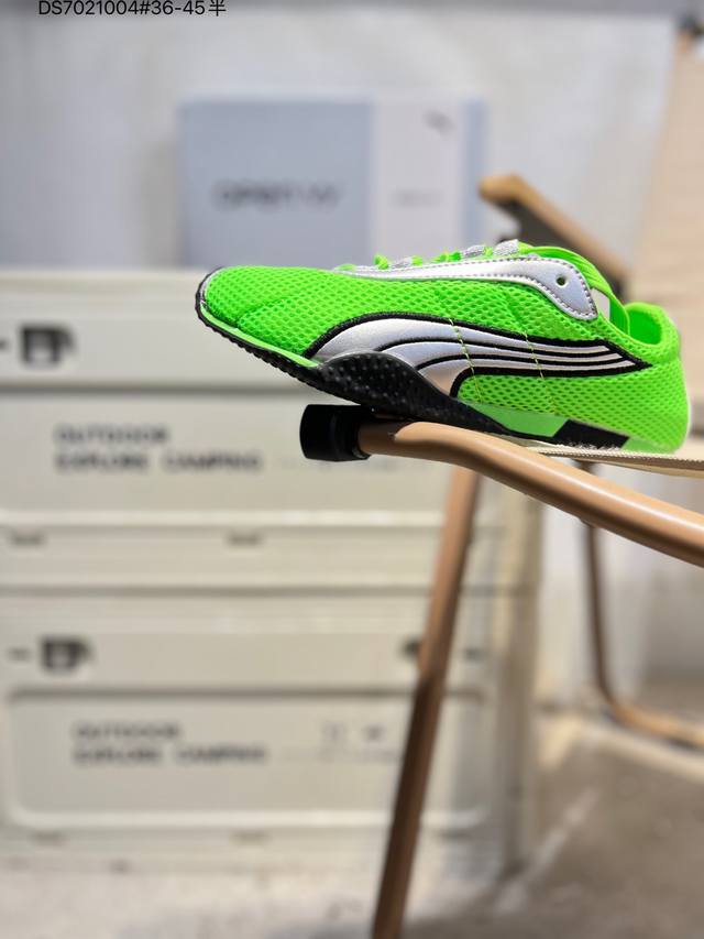 采用纤维革组合透气网眼布鞋面材质#外置环保切片组合防滑橡胶外底立足档案灵感，再续薄底千禧田径美学！全球体育用品品牌彪马Puma H-Street Og Low