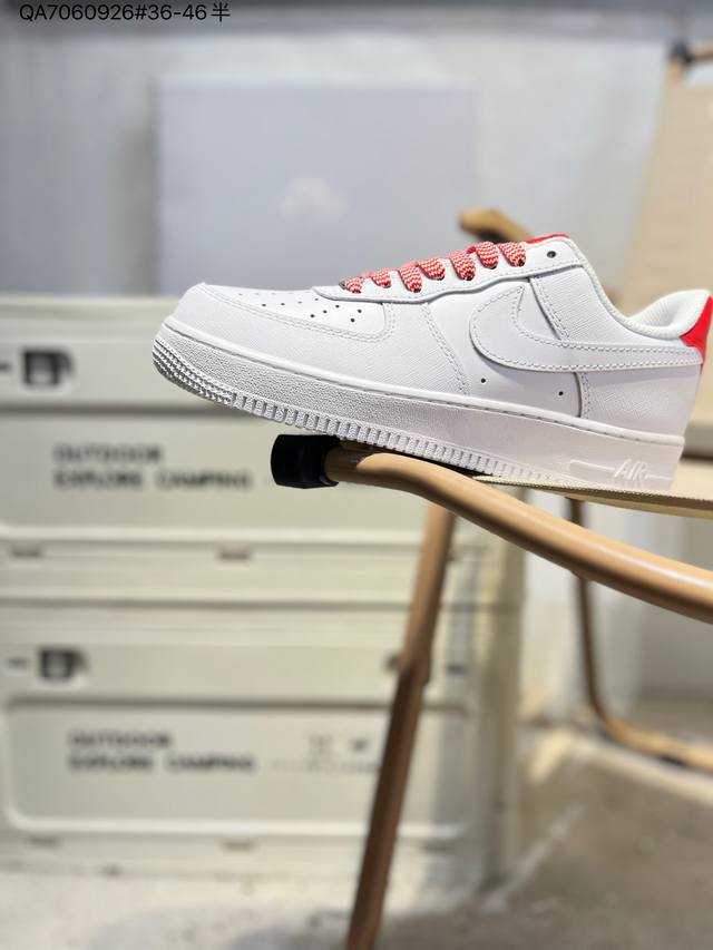 耐克 Nike Air Force 1 '07空军一号 百搭休闲运动板鞋。柔软、弹性十足的缓震性能和出色的中底设计，横跨复古与现代的外型结合Ib7167 Qa7